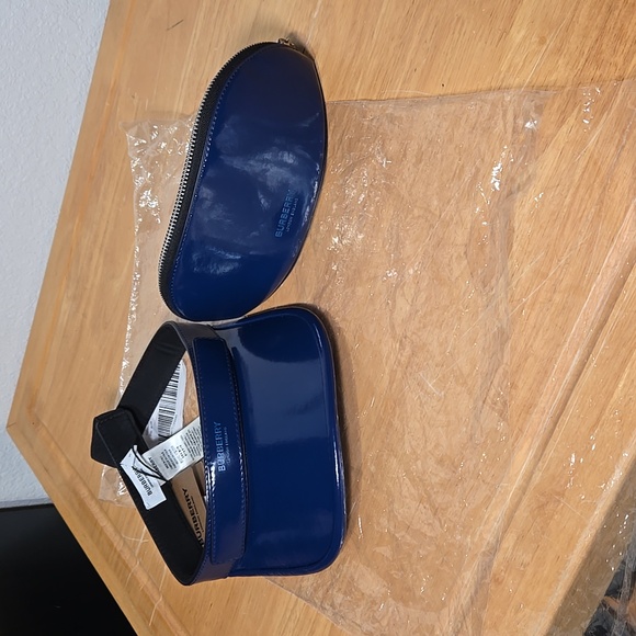 BURBERRY Ink Blue Removable Zipper Pocket Vinyl Visor Logo NWT - Picture 8 of 16